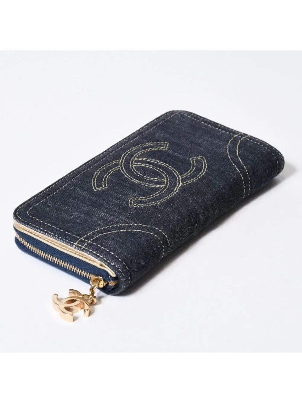 Chanel CC Logo Round Wallet Blue Denim Leather Gold